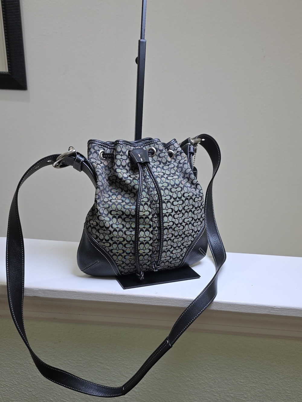 COACH 6387 Vintage Y2K Grey/Black Signature Print Small Drawstring Crossbody EUC